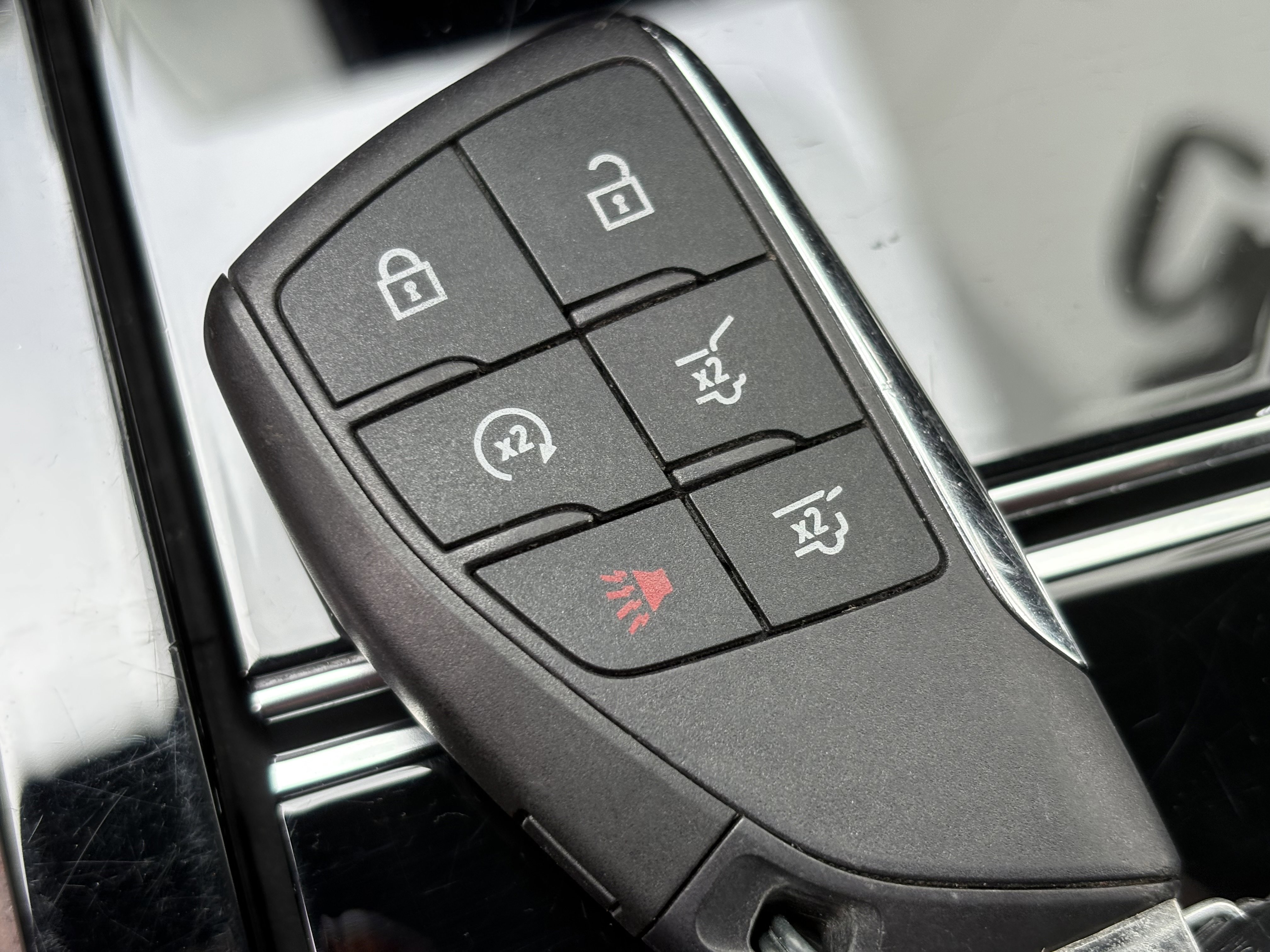 Used 2025 GMC Yukon XL Denali AWD/4WD image 30