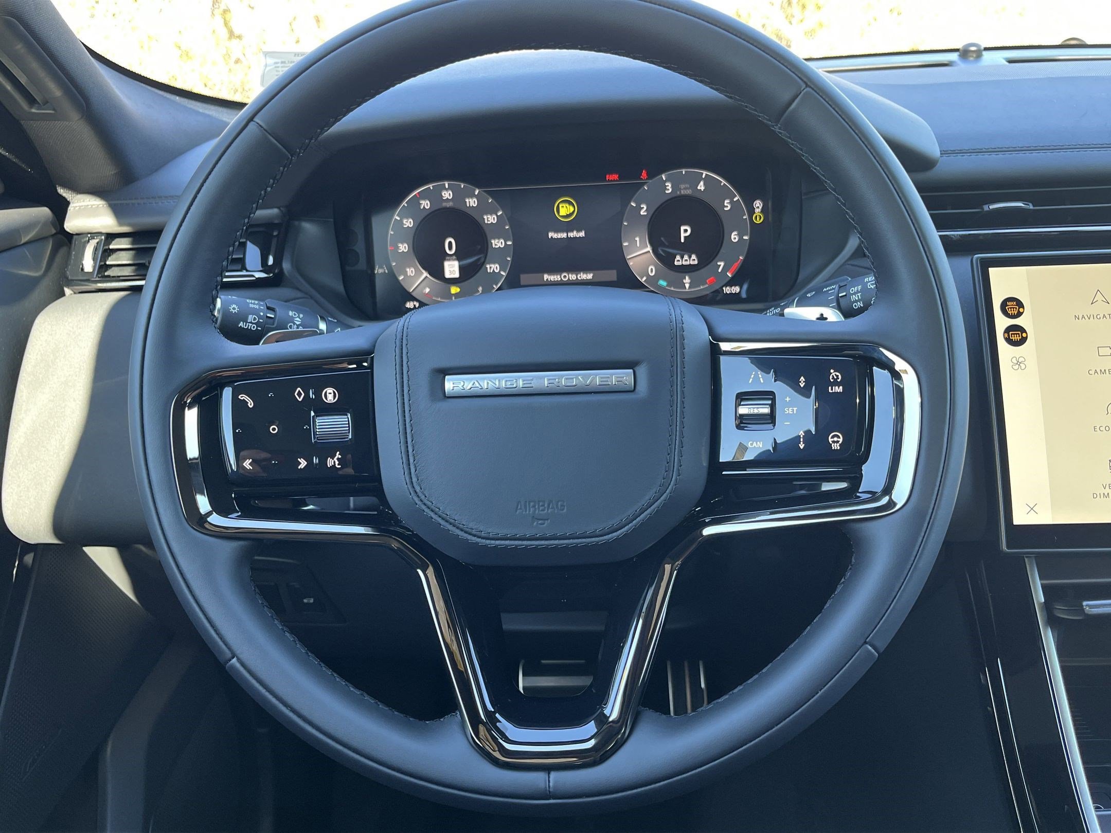 New 2026 Land Rover Range Rover Velar Dynamic SE image 16