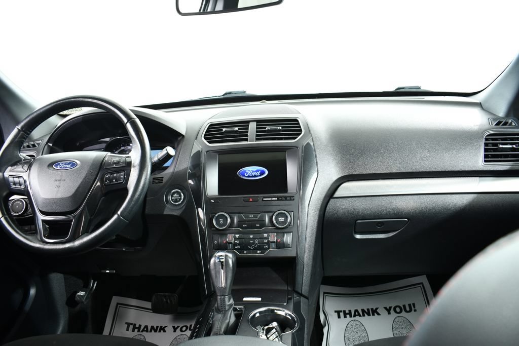 Used 2019 Ford Explorer XLT w/ Equipment Group 202A AWD/4WD image 7