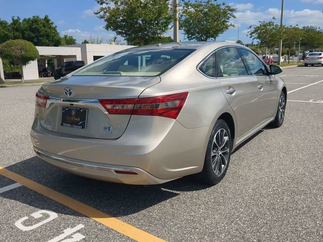 Used 2018 Toyota Avalon XLE Premium FWD image 4
