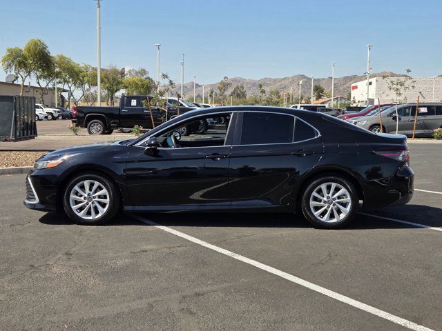 Used 2021 Toyota Camry LE image 9