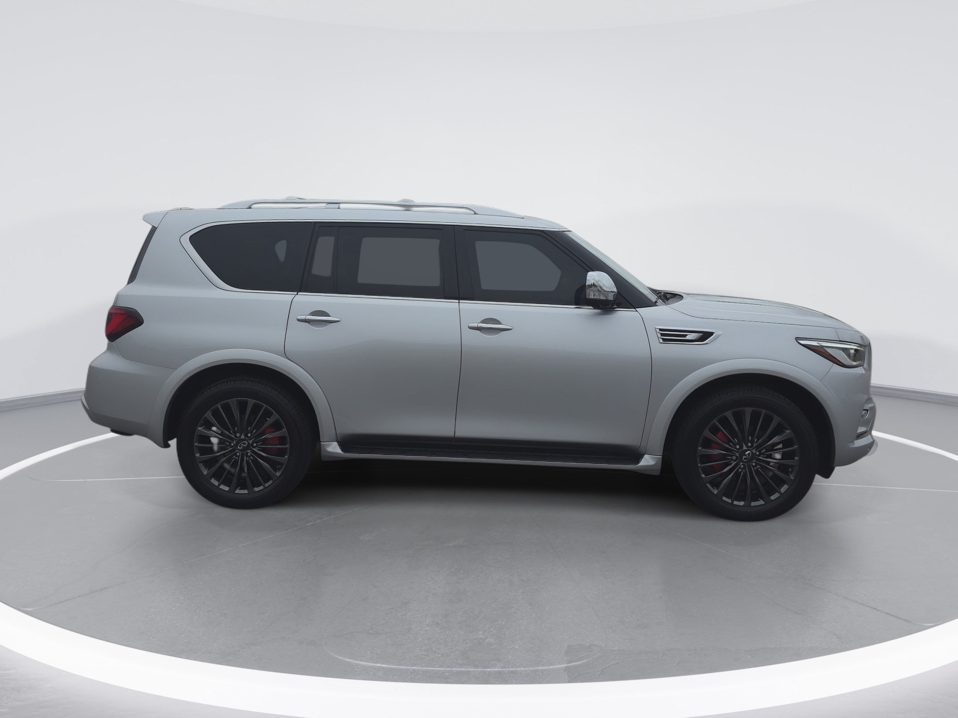 Used 2023 INFINITI QX80 Sensory w/ Cargo Package AWD/4WD image 2