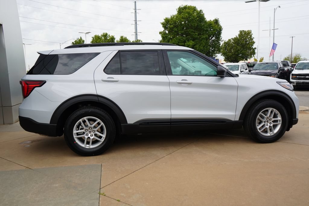 New 2026 Ford Explorer Active RWD image 10
