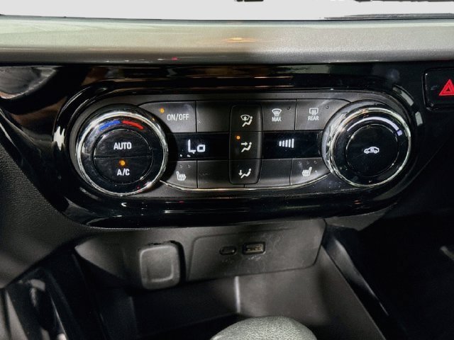 Used 2025 Chevrolet Trax LT w/ LT Convenience Package FWD image 15