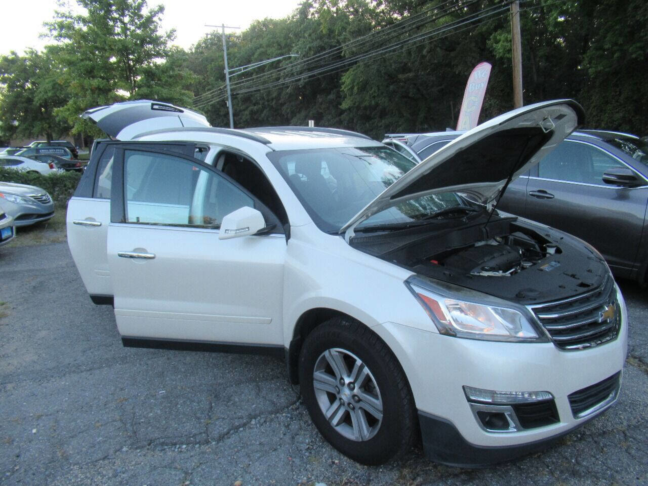 Used 2015 Chevrolet Traverse LT image 11
