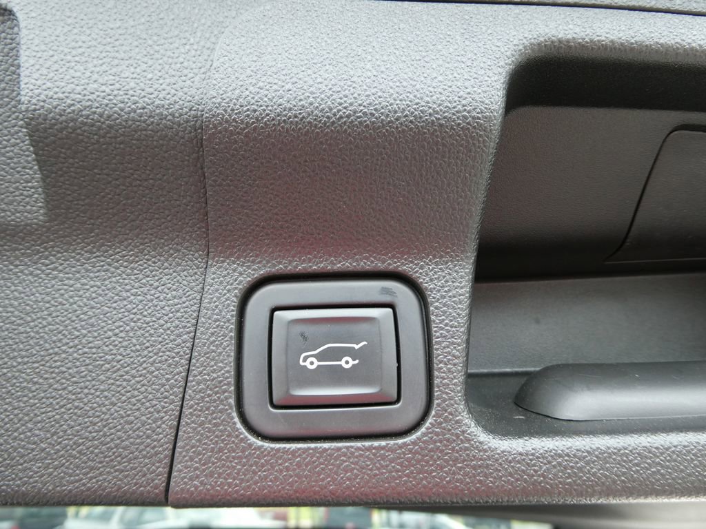 Used 2021 GMC Acadia Denali w/ Denali Technology Package AWD/4WD image 18