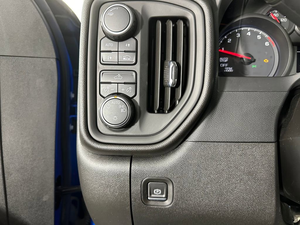 Used 2022 Chevrolet Silverado 1500 Custom image 14