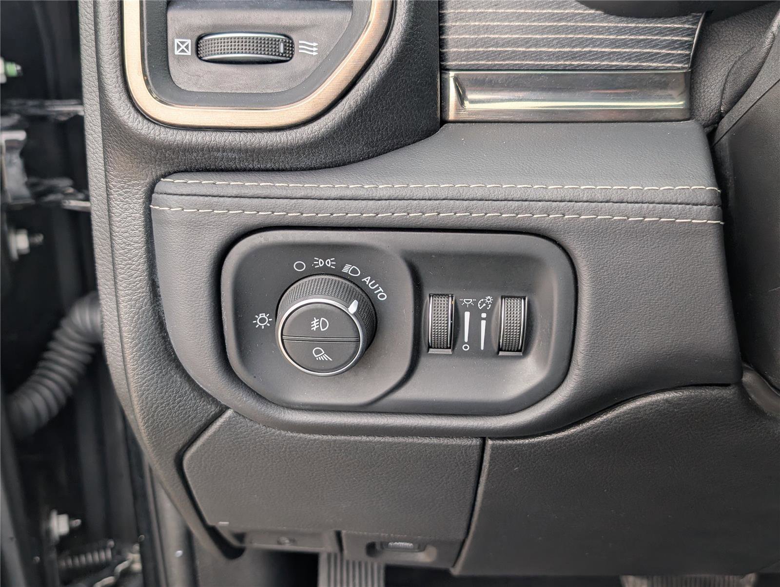 Used 2020 RAM 3500 Limited image 27