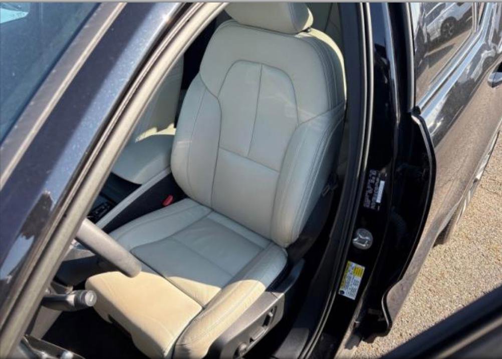 Used 2023 Volvo XC40 B5 Plus w/ Driver Assist Package image 12