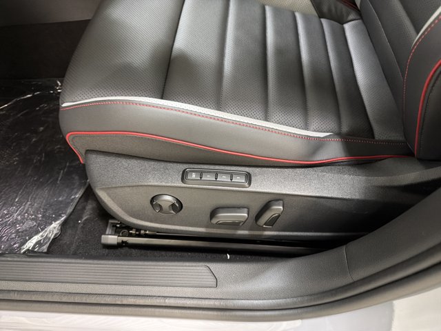 New 2026 Volkswagen GTI SE FWD image 16
