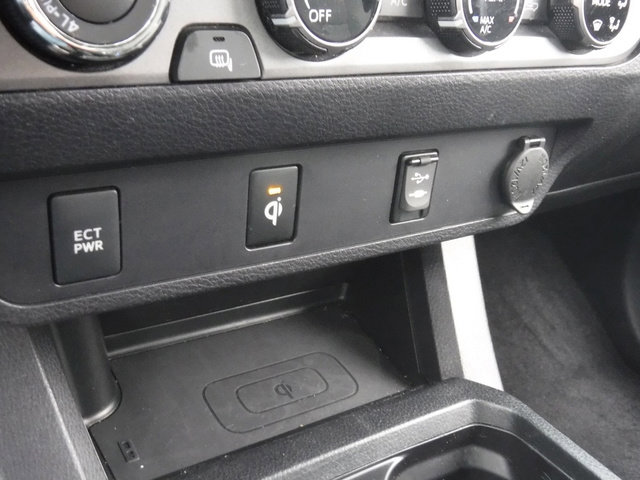 Used 2017 Toyota Tacoma TRD Sport image 31