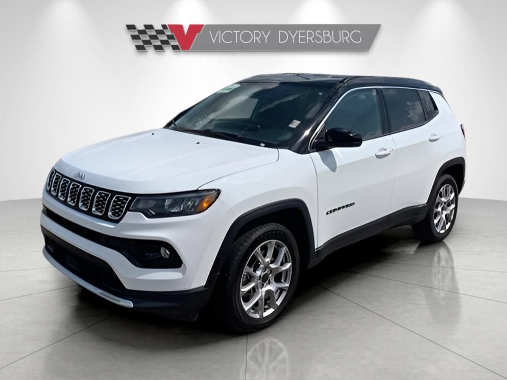 Used 2025 Jeep Compass Limited AWD/4WD image 4