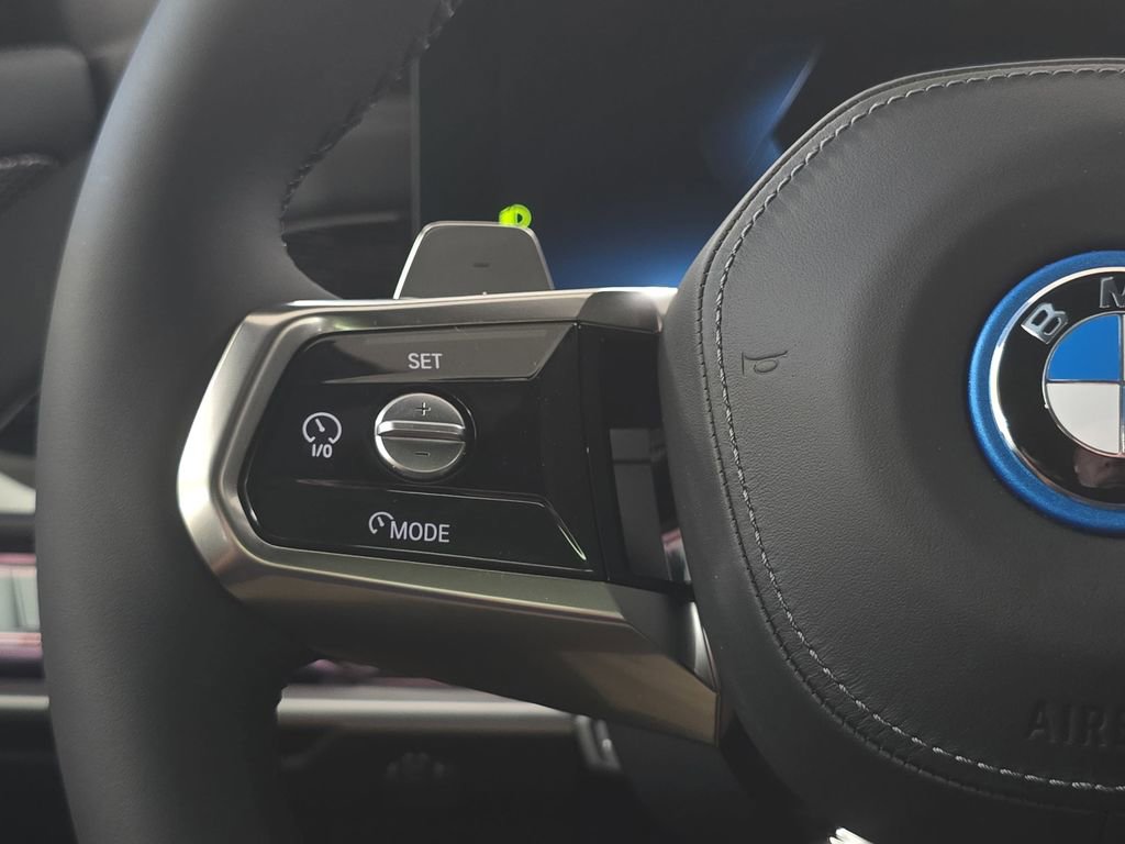 New 2026 BMW 750e xDrive w/ Premium Package image 12