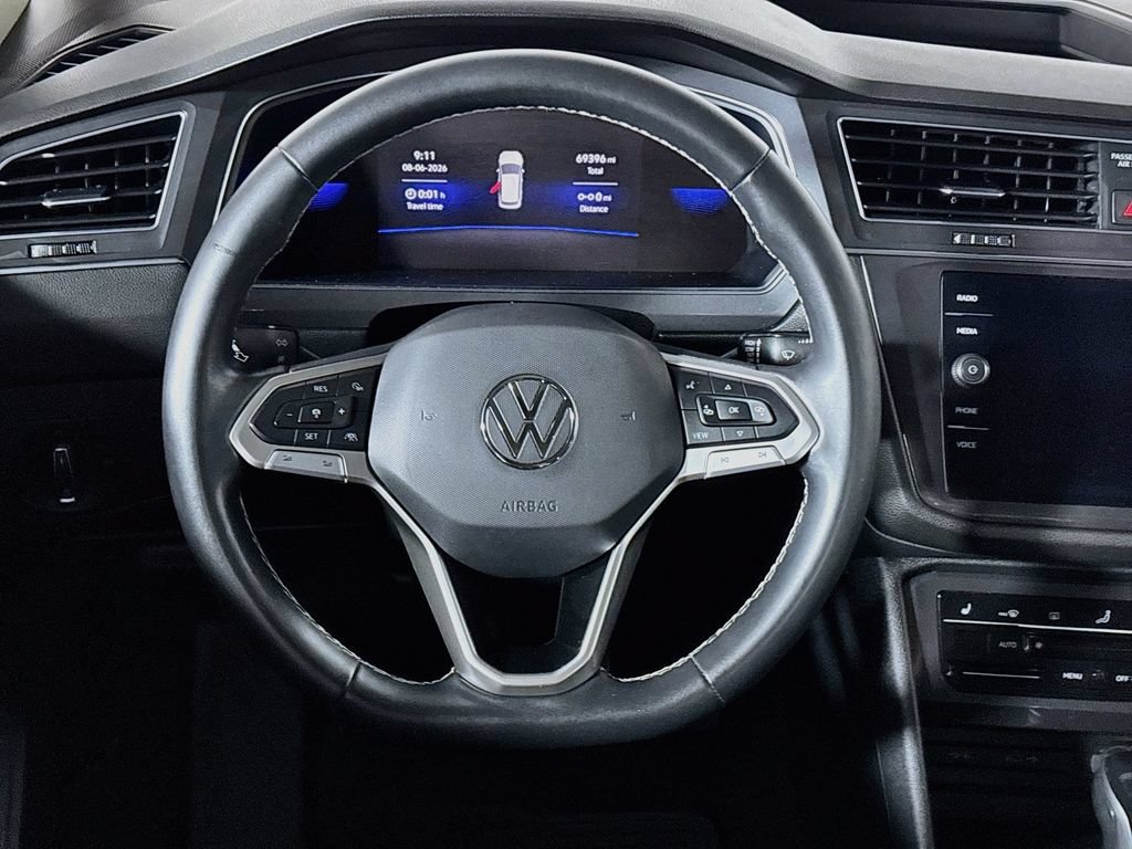Certified 2022 Volkswagen Tiguan SE w/ Panoramic Sunroof Package AWD/4WD image 14