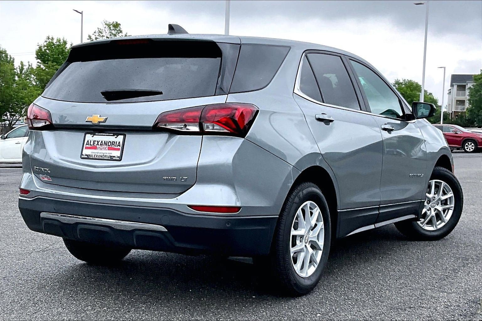 Used 2024 Chevrolet Equinox LT AWD/4WD image 12