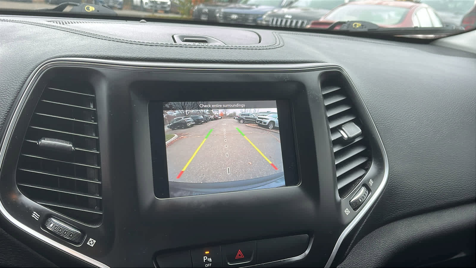 Used 2019 Jeep Cherokee Latitude Plus image 16