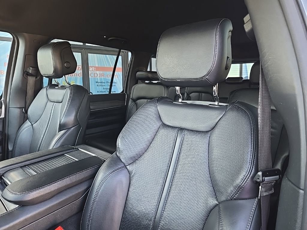 Used 2024 Jeep Wagoneer Series II image 36