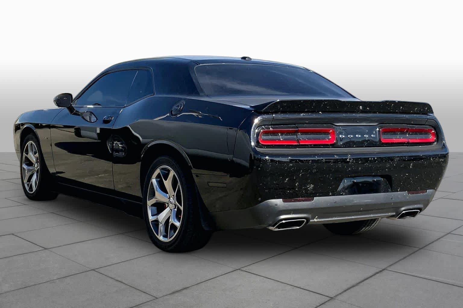 Used 2015 Dodge Challenger R/T w/ Quick Order Package 28D R/T RWD image 10