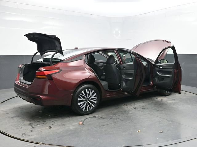 Used 2024 Nissan Altima 2.5 SV image 47