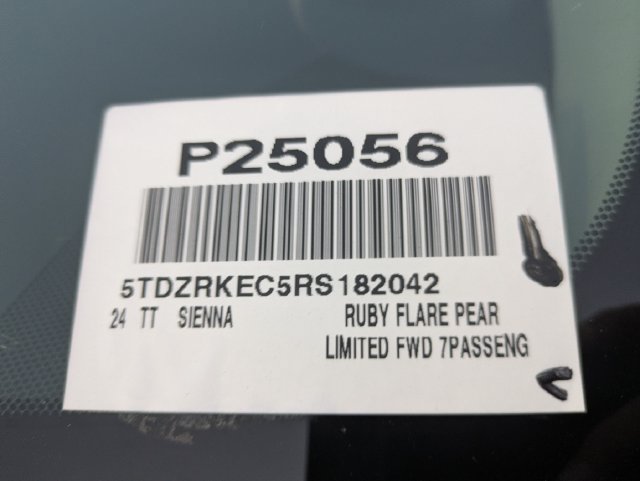 Used 2024 Toyota Sienna Limited FWD image 35