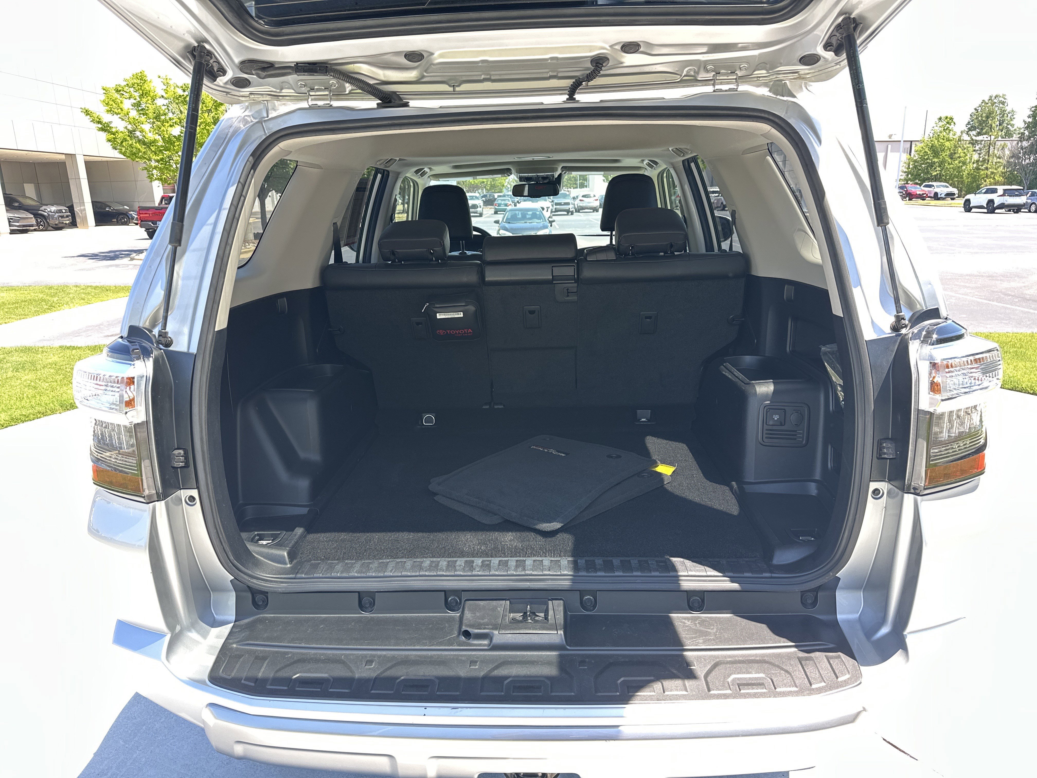 Certified 2024 Toyota 4Runner TRD Off-Road Premium w/ Moonroof Package AWD/4WD image 32