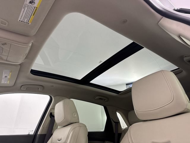 Used 2018 Cadillac XT5 Luxury w/ Driver Awareness Package image 18