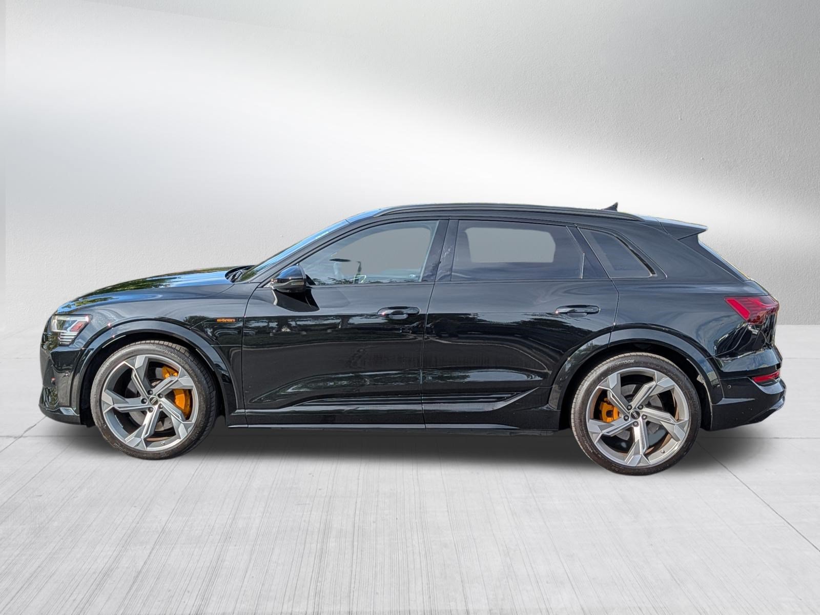 Used 2023 Audi e-tron S Prestige w/ Prestige Package AWD/4WD image 4