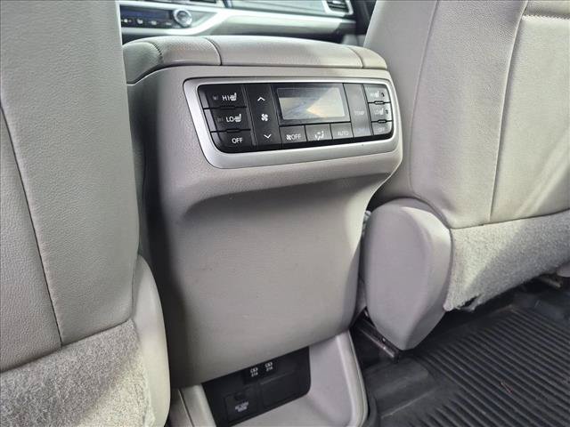Used 2018 Toyota Highlander Limited Platinum AWD/4WD image 17