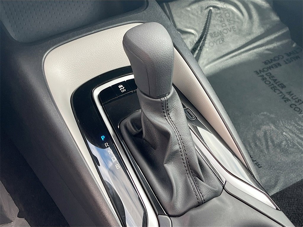 Used 2025 Toyota Corolla LE image 17