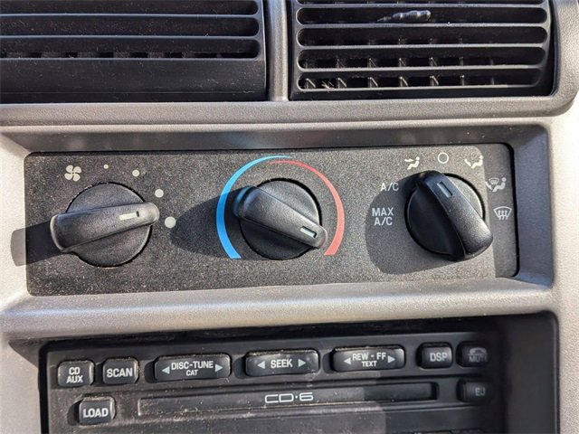 Used 2004 Ford Mustang Convertible image 20