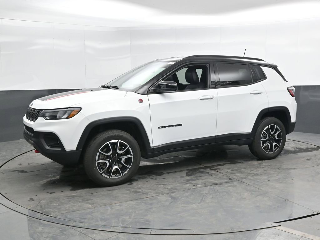 Used 2025 Jeep Compass Trailhawk image 7
