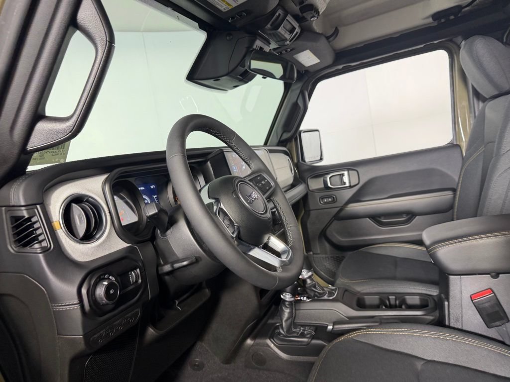 Certified 2026 Jeep Wrangler Unlimited Sahara AWD/4WD image 21