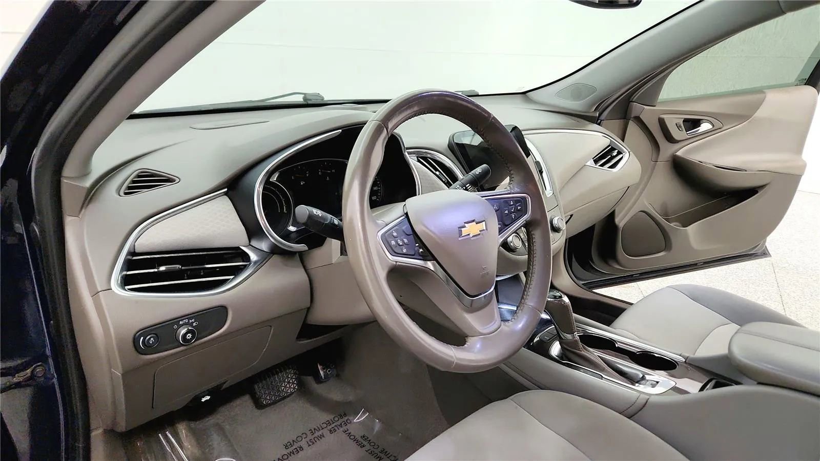 Used 2018 Chevrolet Malibu Hybrid w/ Driver Confidence Package image 22