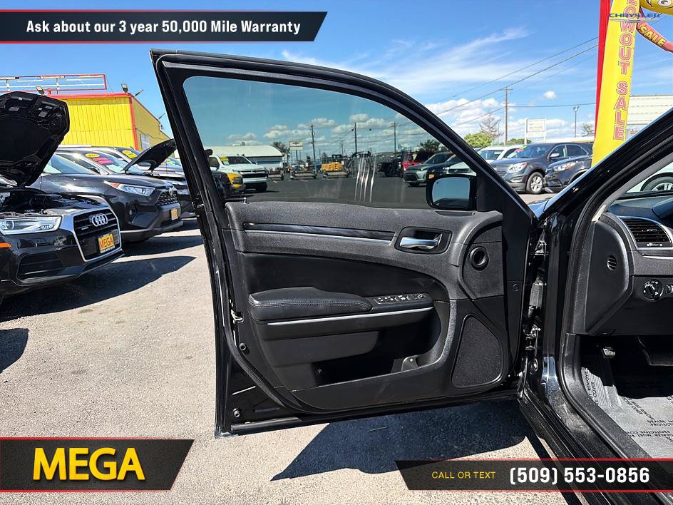 Used 2017 Chrysler 300 Limited w/ Value Package RWD image 22