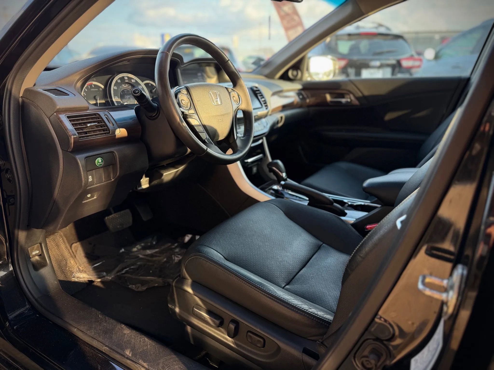 Used 2017 Honda Accord EX-L image 8