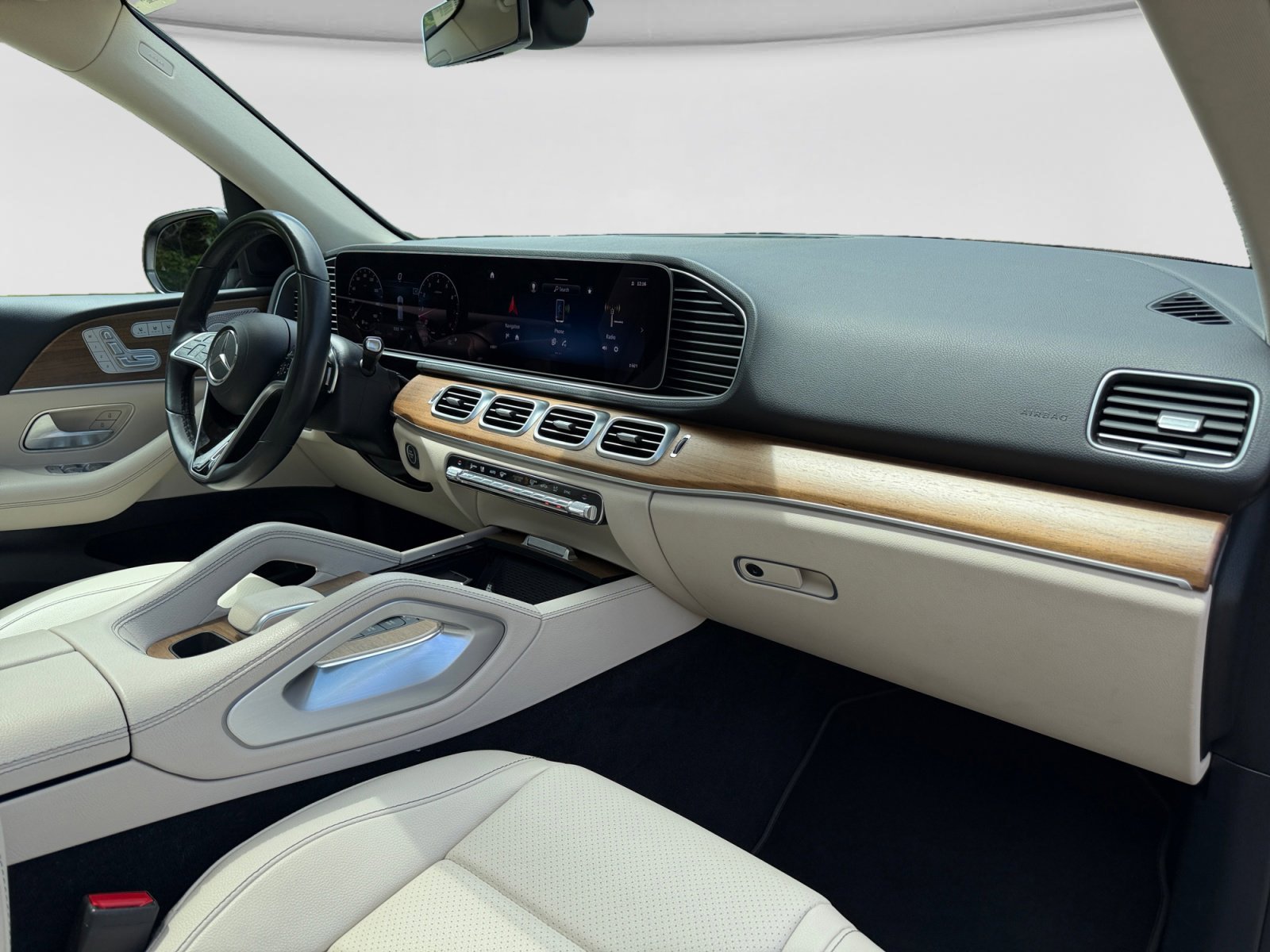 Used 2024 Mercedes-Benz GLE 350 4MATIC image 23