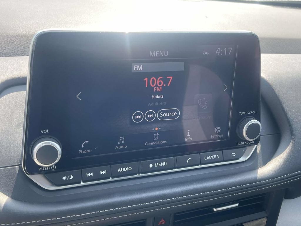 Used 2025 Nissan Rogue SV FWD image 27