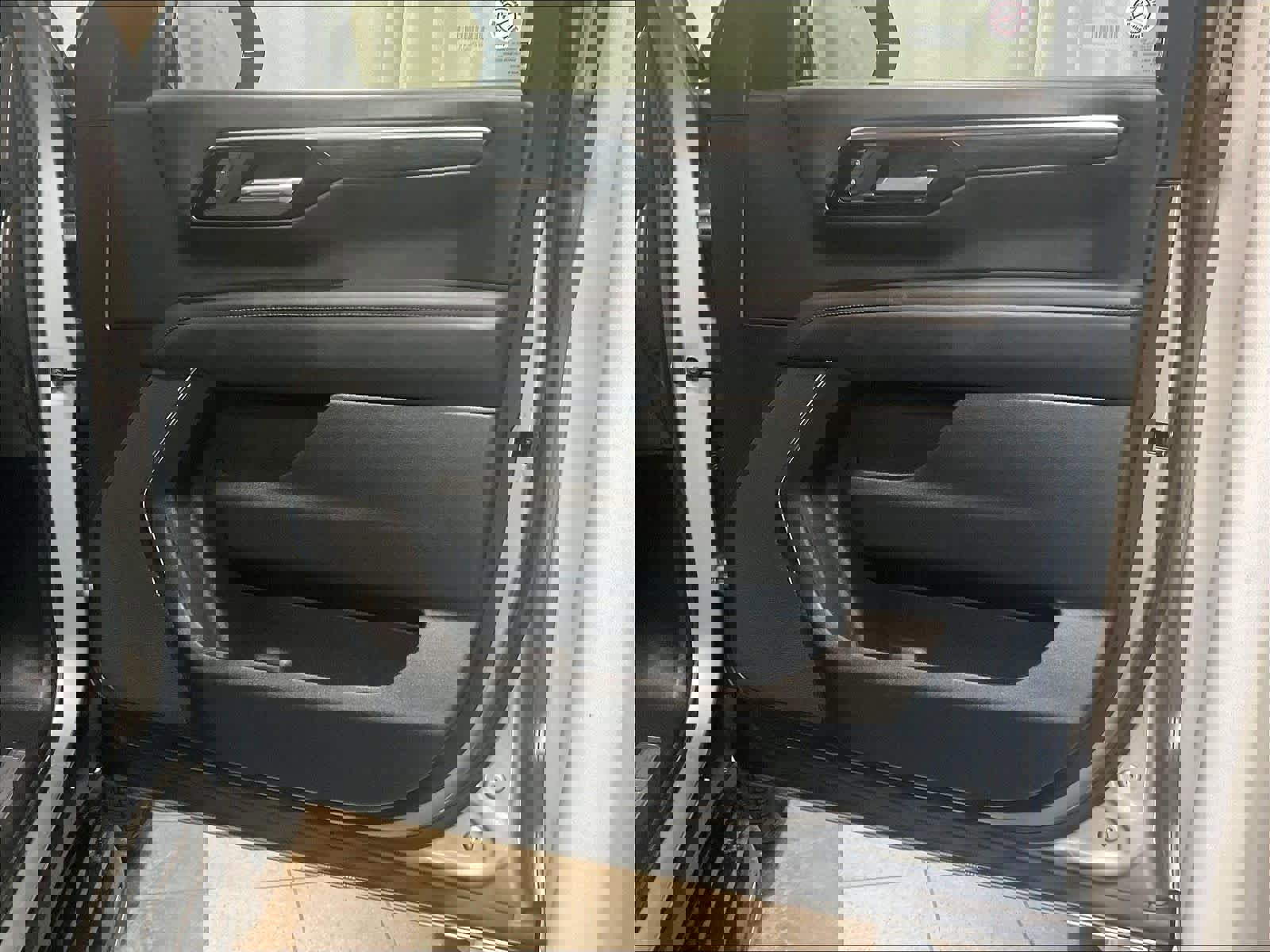 Used 2025 Chevrolet Tahoe LT image 12