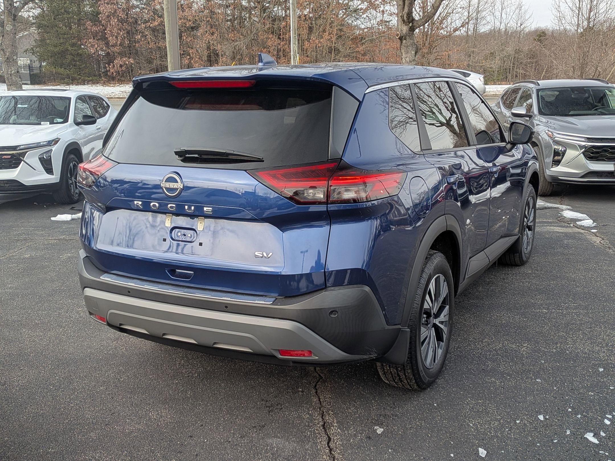 Used 2023 Nissan Rogue SV image 9