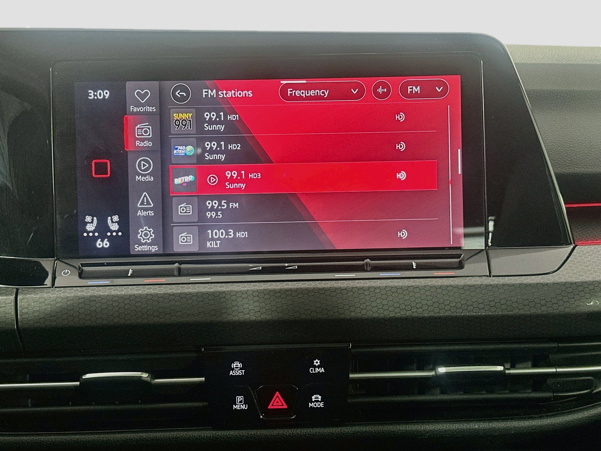 Used 2022 Volkswagen GTI SE FWD image 19