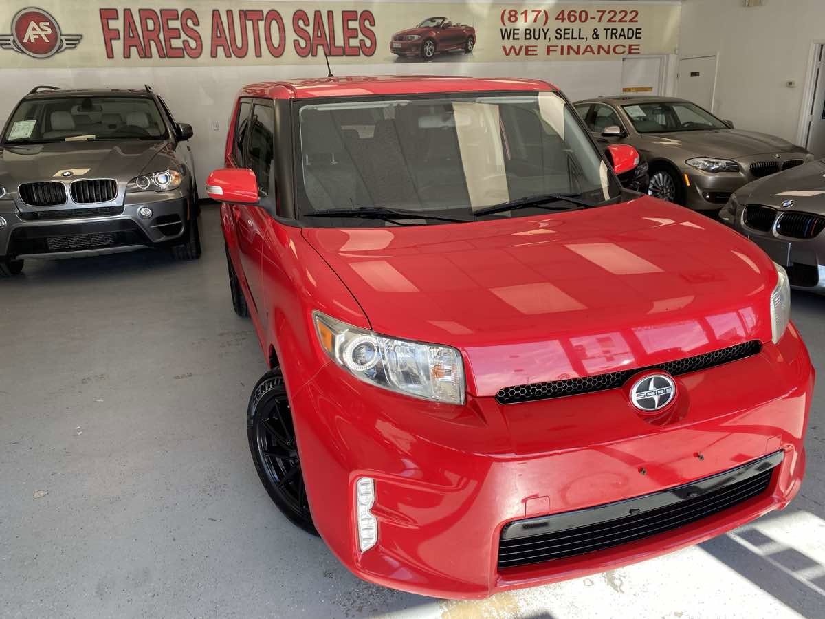 Used 2013 Scion xB image 1
