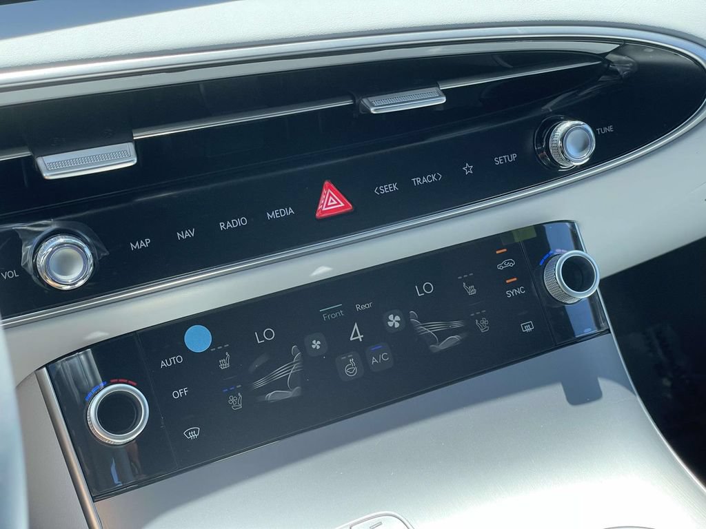 New 2026 Genesis GV70 2.5T Advanced AWD/4WD image 11