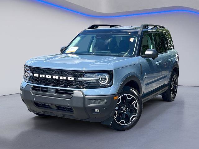 Certified 2025 Ford Bronco Sport Outer Banks w/ Outer Banks Tech Package+ AWD/4WD image 2