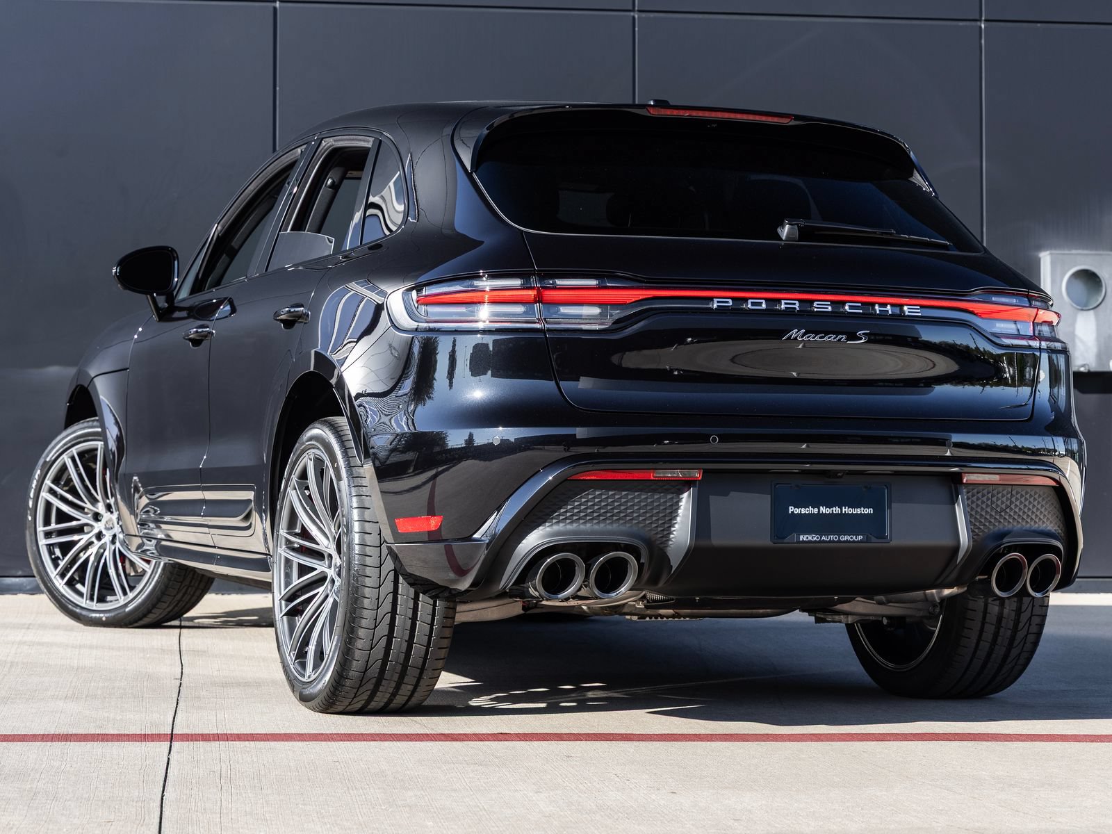 Certified 2026 Porsche Macan S AWD/4WD image 3
