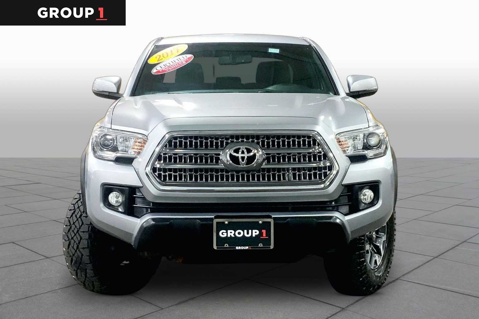 Certified 2017 Toyota Tacoma TRD Off-Road w/ Tow Package AWD/4WD image 4