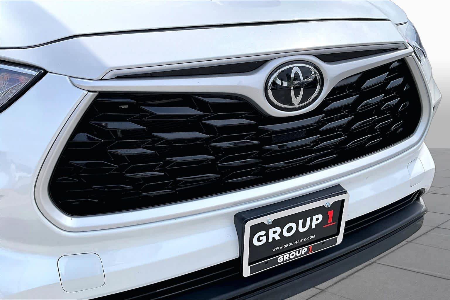 Used 2023 Toyota Highlander XLE FWD image 30