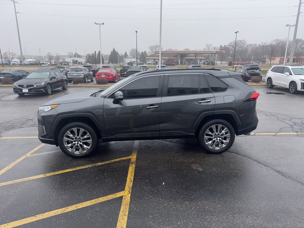 Used 2021 Toyota RAV4 Limited image 4