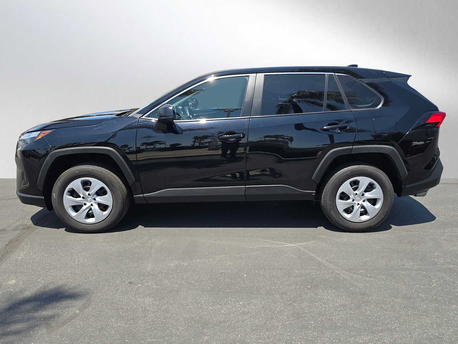 Used 2025 Toyota RAV4 LE FWD image 6