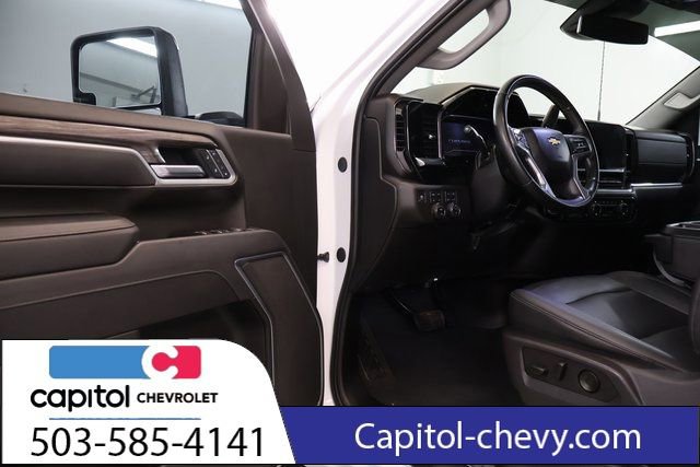 Used 2025 Chevrolet Silverado 3500 LTZ image 8