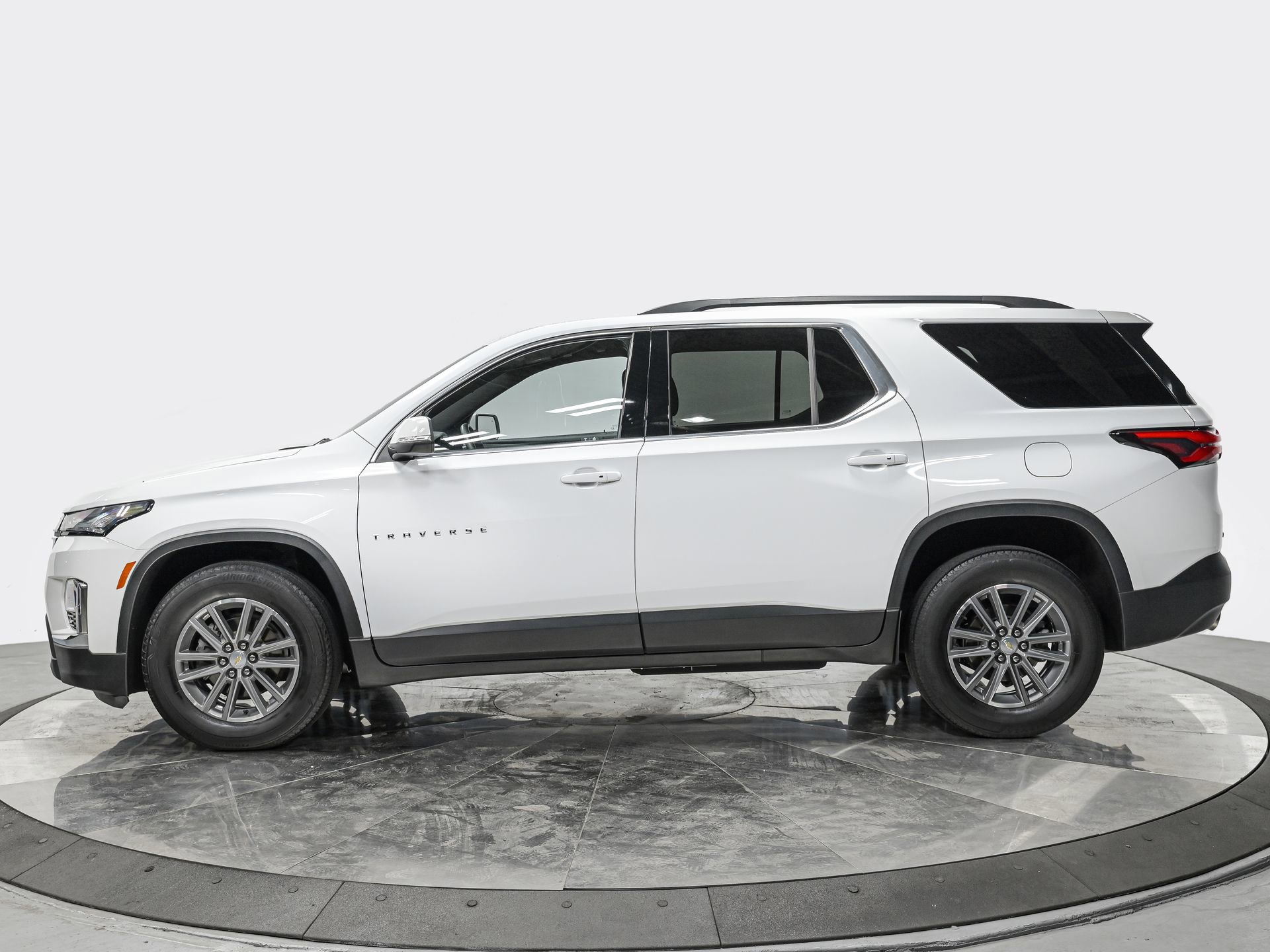 Used 2023 Chevrolet Traverse LT w/ LPO, Floor Liner Package image 2